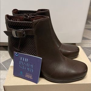 Clarks Rosalyn Lara Women’s ankle booties s-6.5M